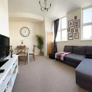 https://cosy-town-centre-apartment-very-close-to-beach.bournemouth-hotels.org